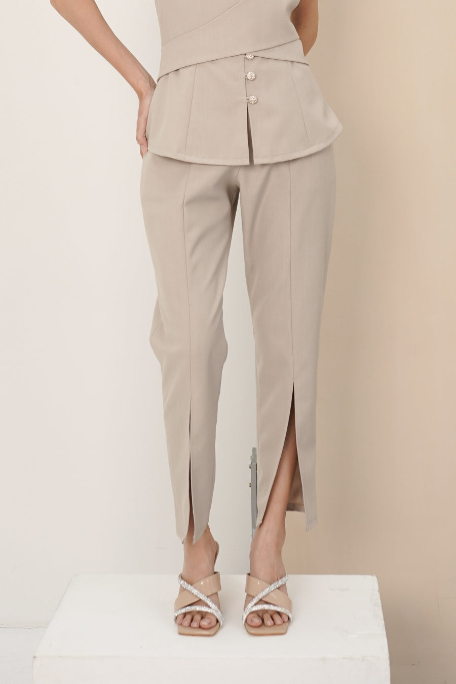 VIVRE trousers khaki